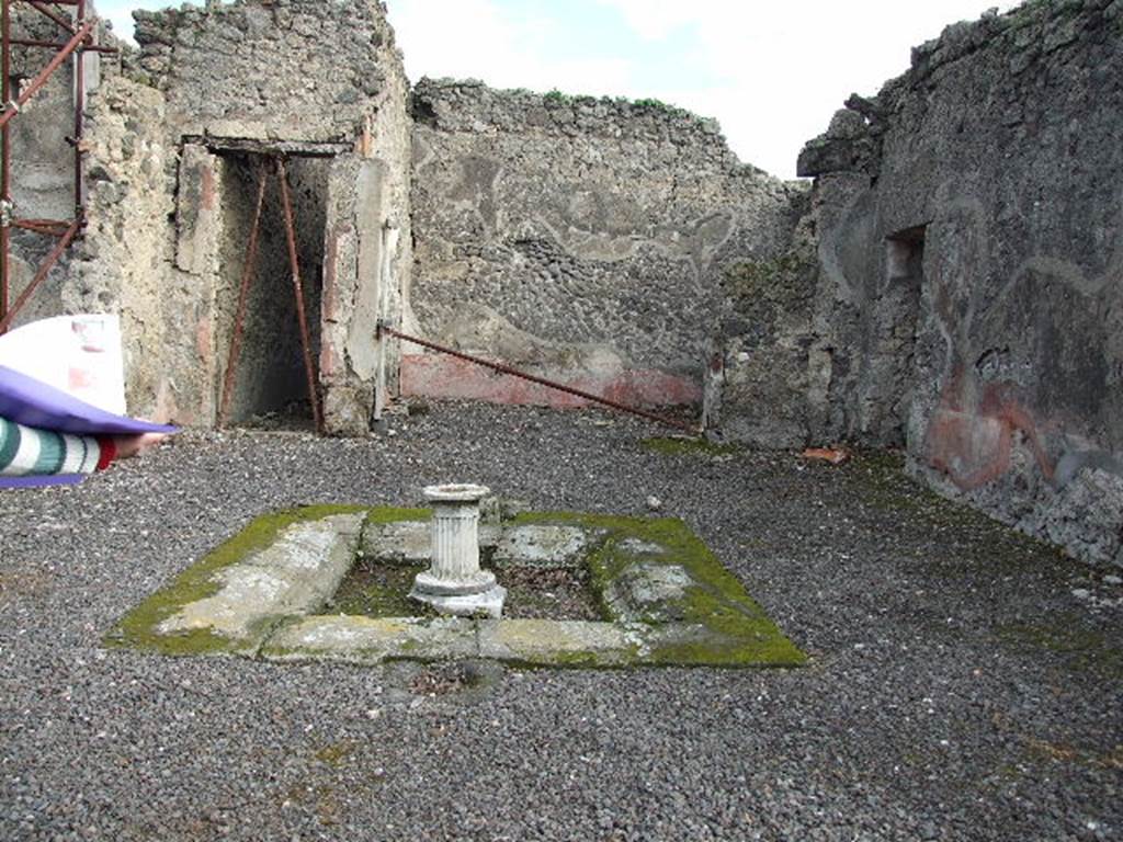 I.2.10 Pompeii. December 2006. Looking east across atrium, towards tablinum and passageway to garden and rear.