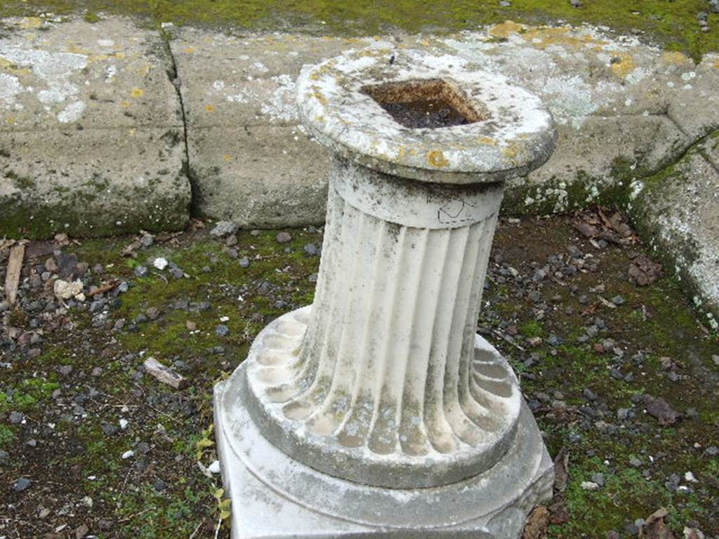 I.2.10 Pompeii. December 2006. Impluvium and marble base of monopodium.