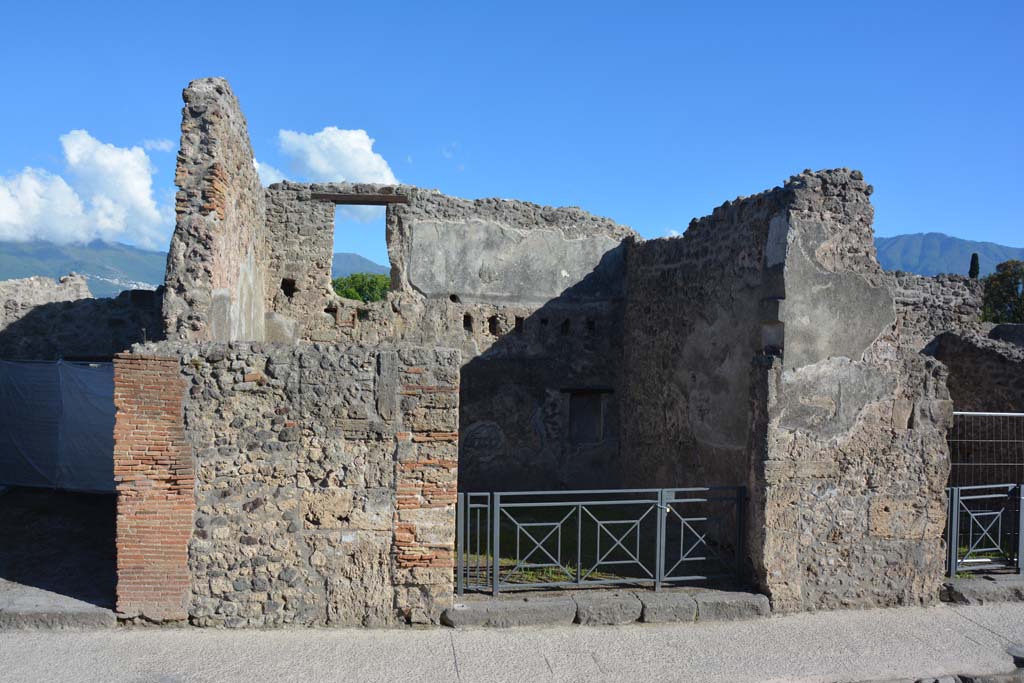 I.4.18 Pompeii. May 2019. Looking south-west towards entrance doorway.
Foto Tobias Busen, ERC Grant 681269 DCOR.

