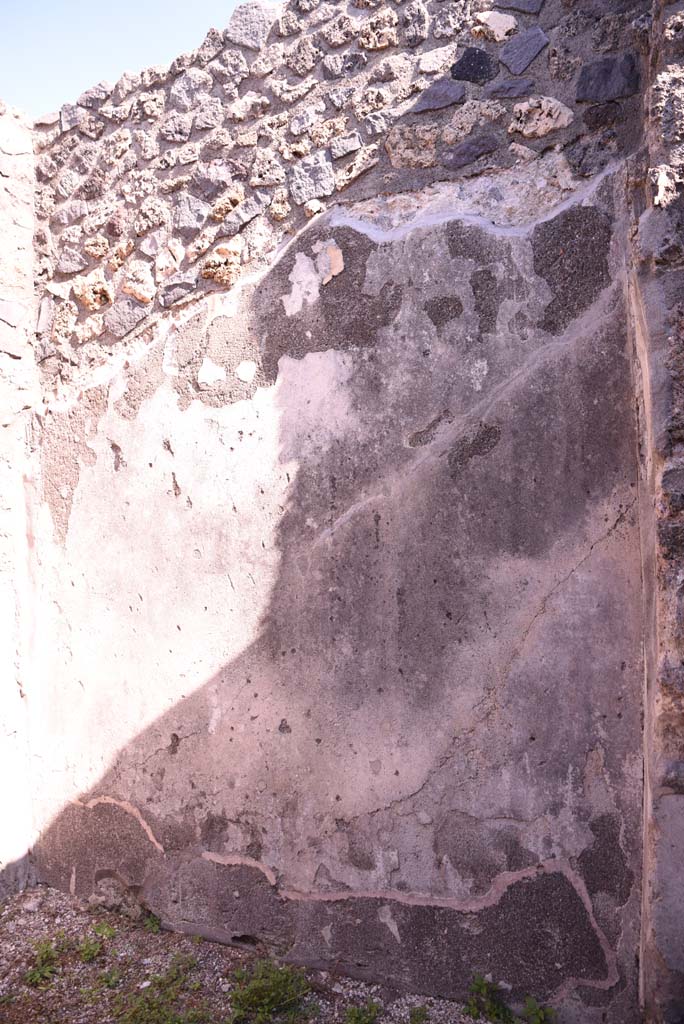 I.4.22 Pompeii. October 2019. Room i, east wall.
Foto Tobias Busen, ERC Grant 681269 DCOR.
