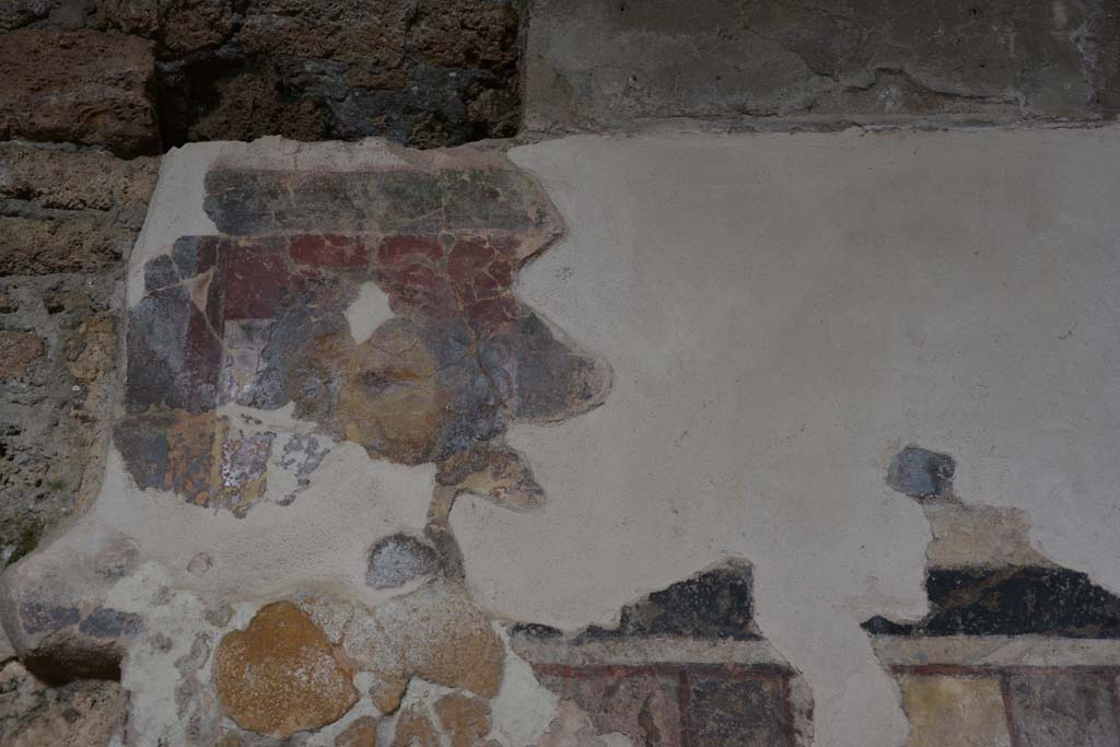 I.6.2 Pompeii. March 2019. North wall of cryptoporticus, at upper west end of painted panel.
Foto Annette Haug, ERC Grant 681269 DCOR.
