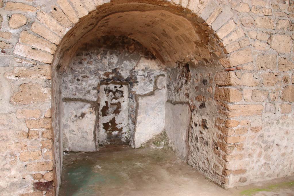 I.6.2 Pompeii. September 2019. Alcove/recess in north wall of north wing of cryptoporticus. Photo courtesy of Klaus Heese.