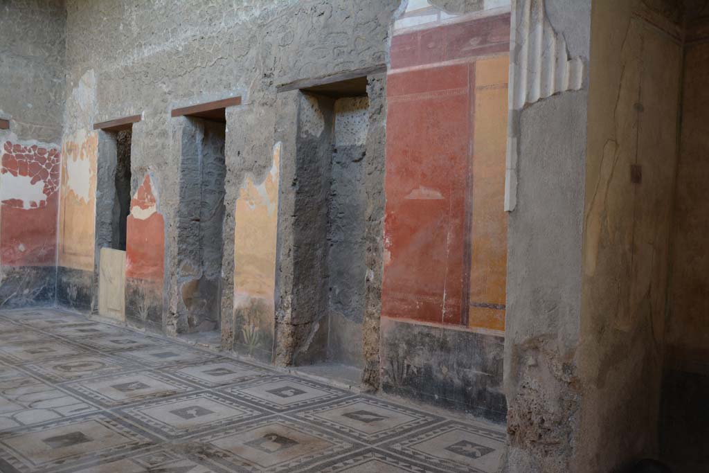 I.7.1 Pompeii. October 2019. Looking towards north-east corner of atrium and east wall in atrium, from tablinum.
Foto Annette Haug, ERC Grant 681269 DÉCOR.
