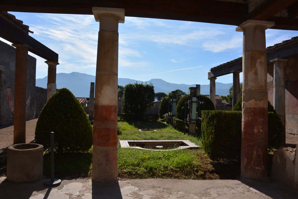 I.7.1 Pompeii. October 2019. Looking south across peristyle garden and pool from north portico.
Foto Annette Haug, ERC Grant 681269 DÉCOR.
