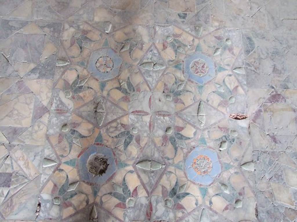 I.7.11 Pompeii. December 2006. Central mosaic in triclinium floor.