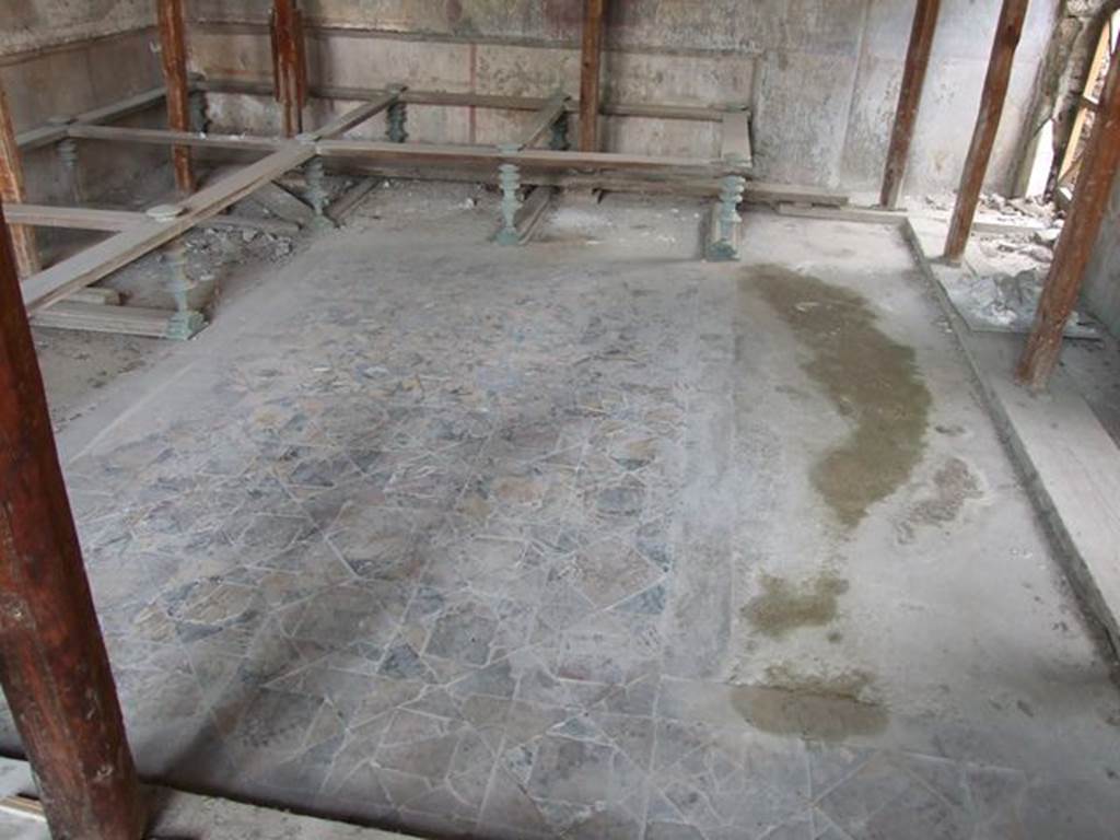 I.7.11 Pompeii. December 2006. Detail of floor in triclinium. 