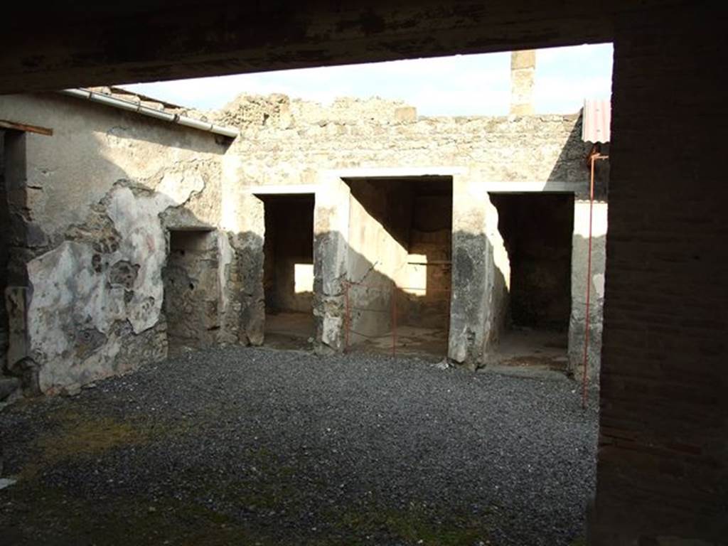 I.7.11 Pompeii. December 2006. Looking east across atrium of I.7.10 from tablinum on west side.
