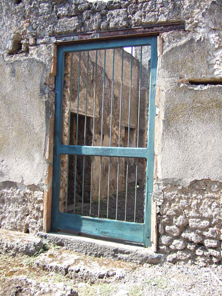 I.7.12 Pompeii. September 2005. Entrance doorway. 