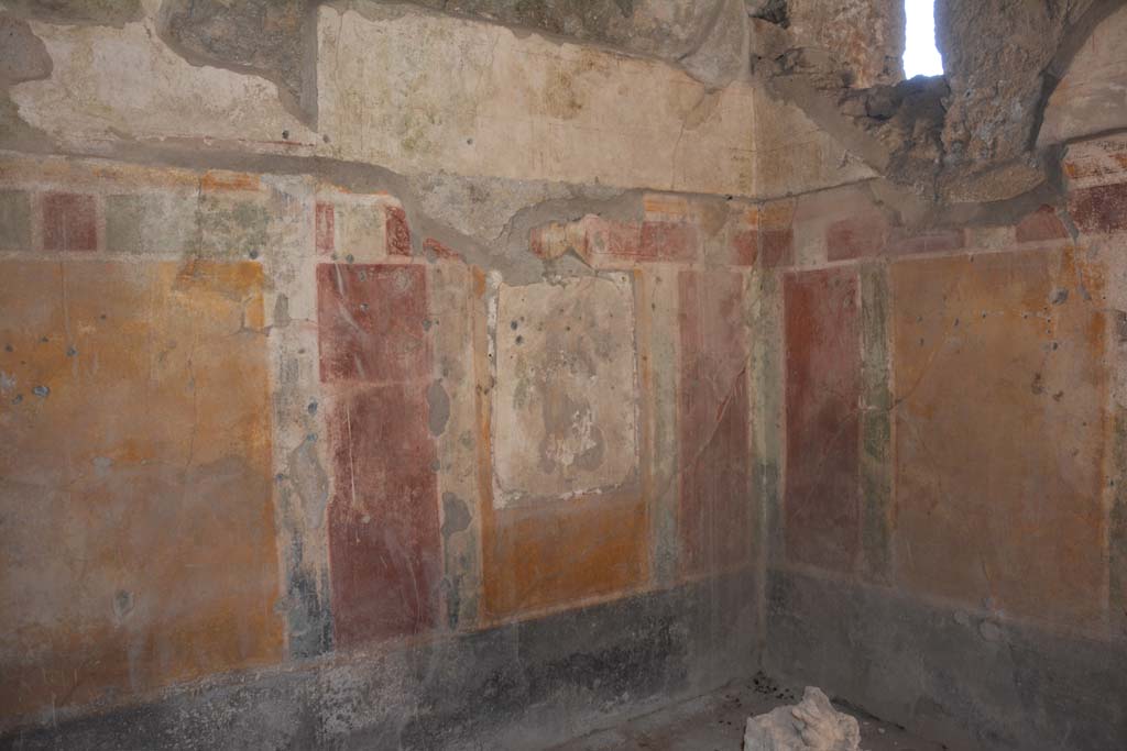 I.8.17 Pompeii. October 2019. Room 4, looking towards west wall, north-west corner and north wall.
Foto Annette Haug, ERC Grant 681269 DCOR.

