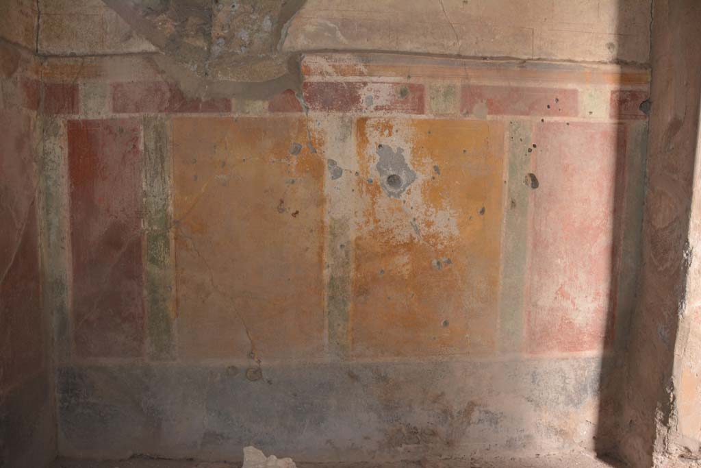 I.8.17 Pompeii. March 2019. Room 4, looking towards lower north wall.
Foto Annette Haug, ERC Grant 681269 DCOR.


