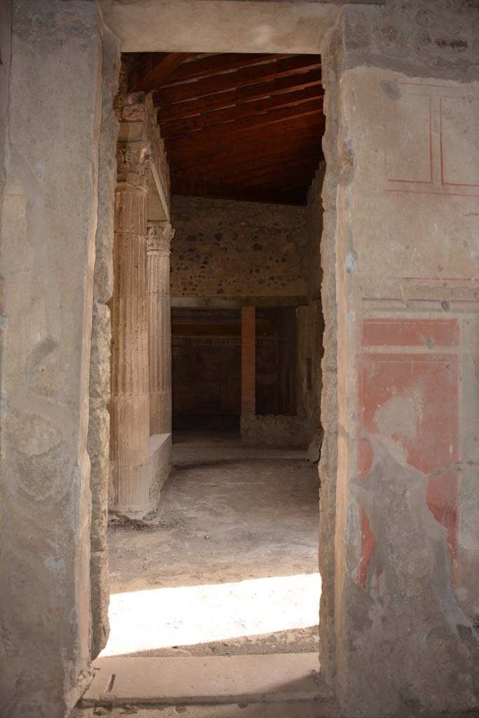 I.8.17 Pompeii. March 2019. Looking east towards doorway to atrium.
Foto Annette Haug, ERC Grant 681269 DCOR.
