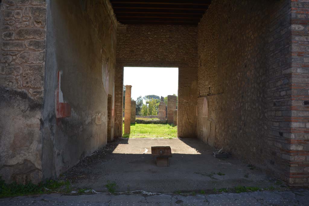 I.9.1 Pompeii. October 2019. Room 7, looking south through tablinum from atrium.
Foto Annette Haug, ERC Grant 681269 DCOR.
