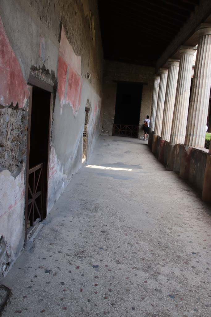 I.10.4 Pompeii. September 2021. Looking north along west portico. Photo courtesy of Klaus Heese.