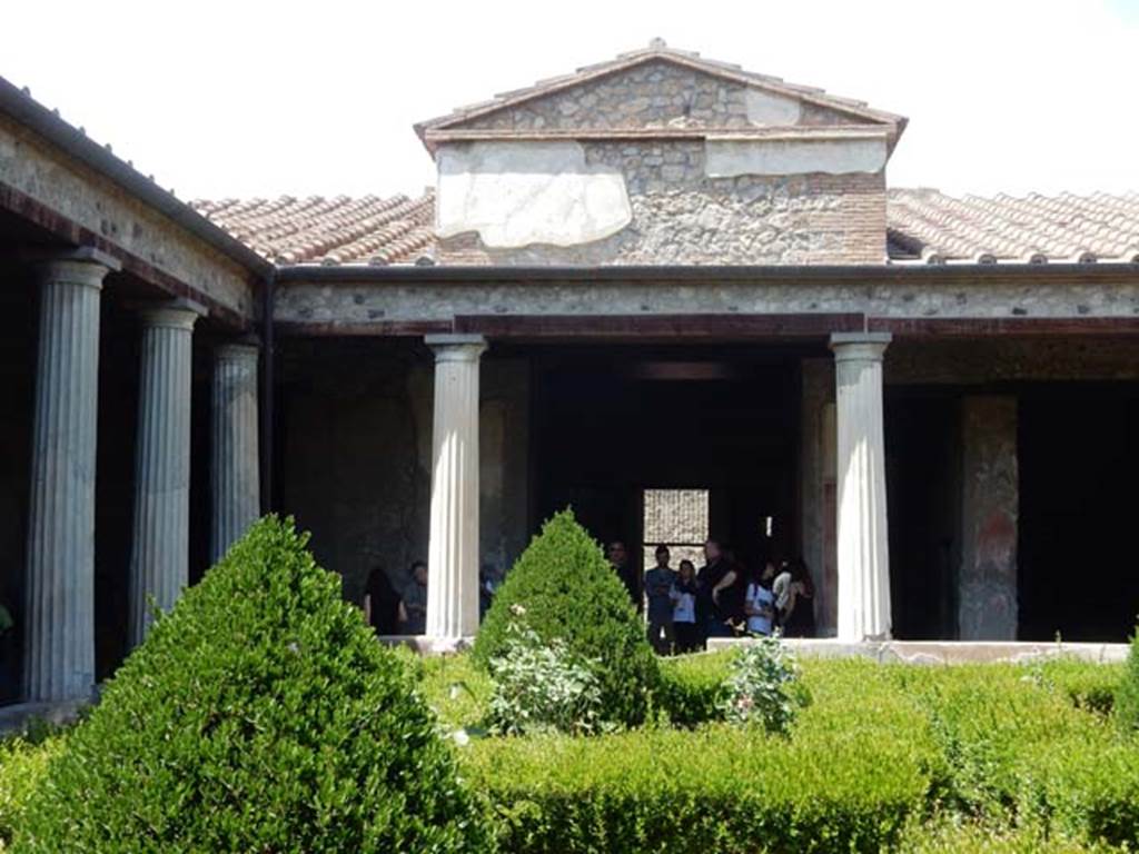 I.10.4 Pompeii. May 2017. Looking north across peristyle garden towards north portico, atrium and entrance.  Photo courtesy of Buzz Ferebee.
