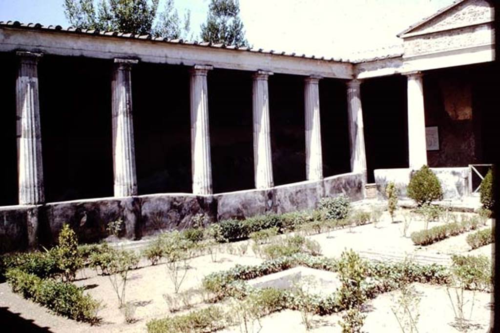 I.10.4 Pompeii. 1966. West side of peristyle garden, looking north-west.  Photo by Stanley A. Jashemski.
Source: The Wilhelmina and Stanley A. Jashemski archive in the University of Maryland Library, Special Collections (See collection page) and made available under the Creative Commons Attribution-Non Commercial License v.4. See Licence and use details.
J66f0415

