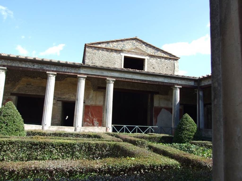 I.10.4 Pompeii.  March 2009.  Peristyle garden, east side.