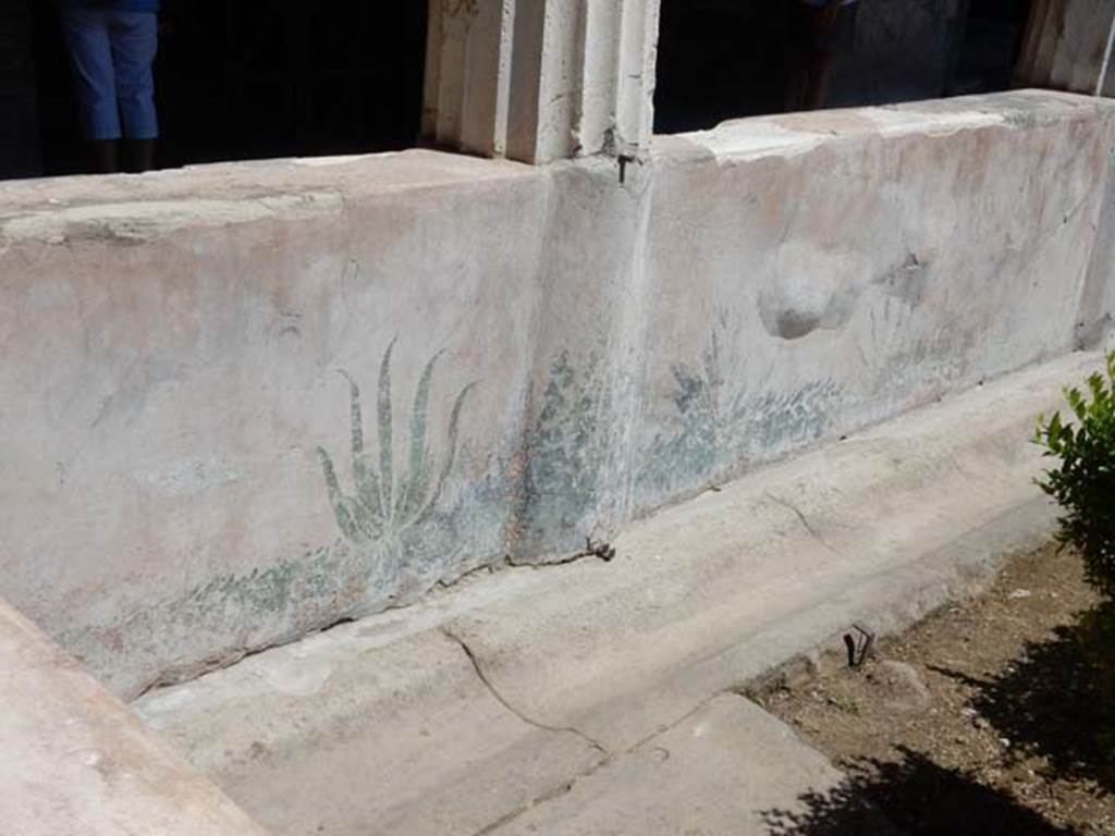 I.10.4 Pompeii. May 2017. Detail of painted pluteus on east side of peristyle garden in north-east corner.  Photo courtesy of Buzz Ferebee.

