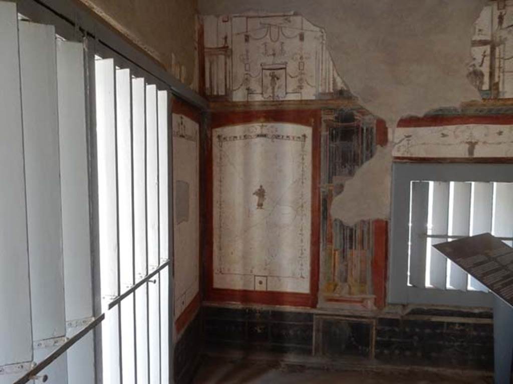 II.2.2 Pompeii. May 2016. Room “f”, looking towards the south-east corner and south wall.
Photo courtesy of Buzz Ferebee.


