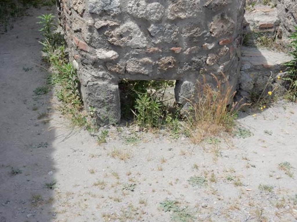 V.1.5 Pompeii. May 2017. Below the boiler against the north wall. Photo courtesy of Buzz Ferebee.