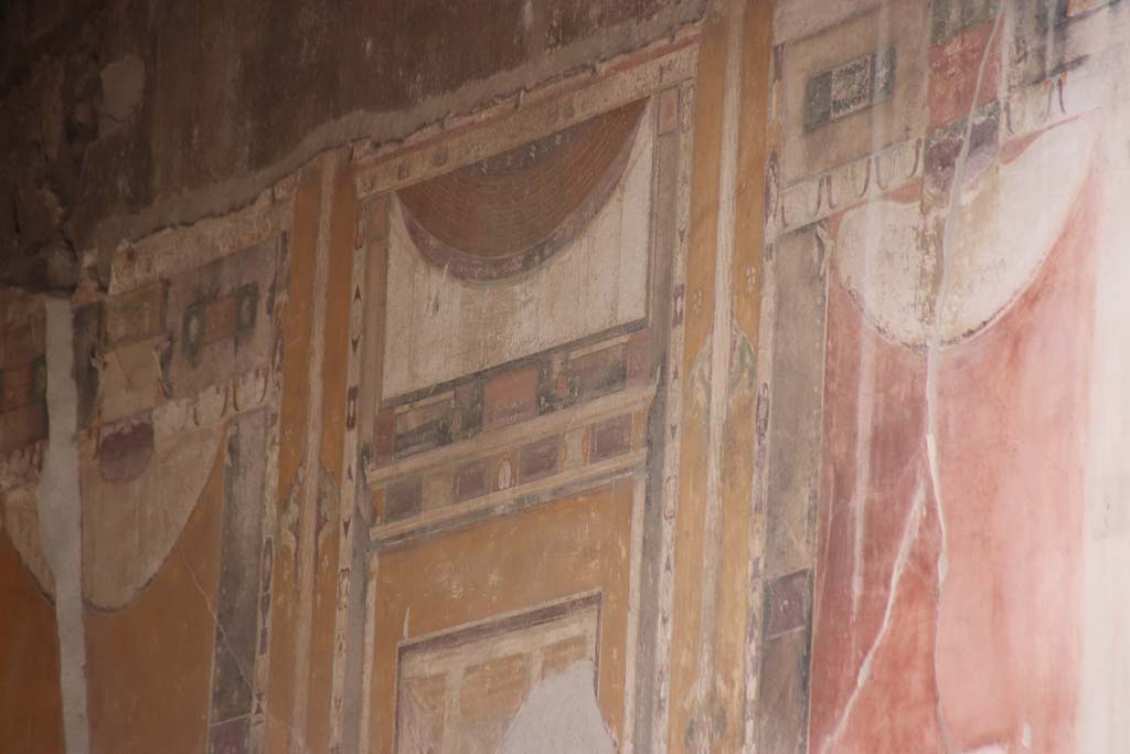V.1.26 Pompeii. October 2020. Room “i”, upper south wall of tablinum. Photo courtesy of Klaus Heese.