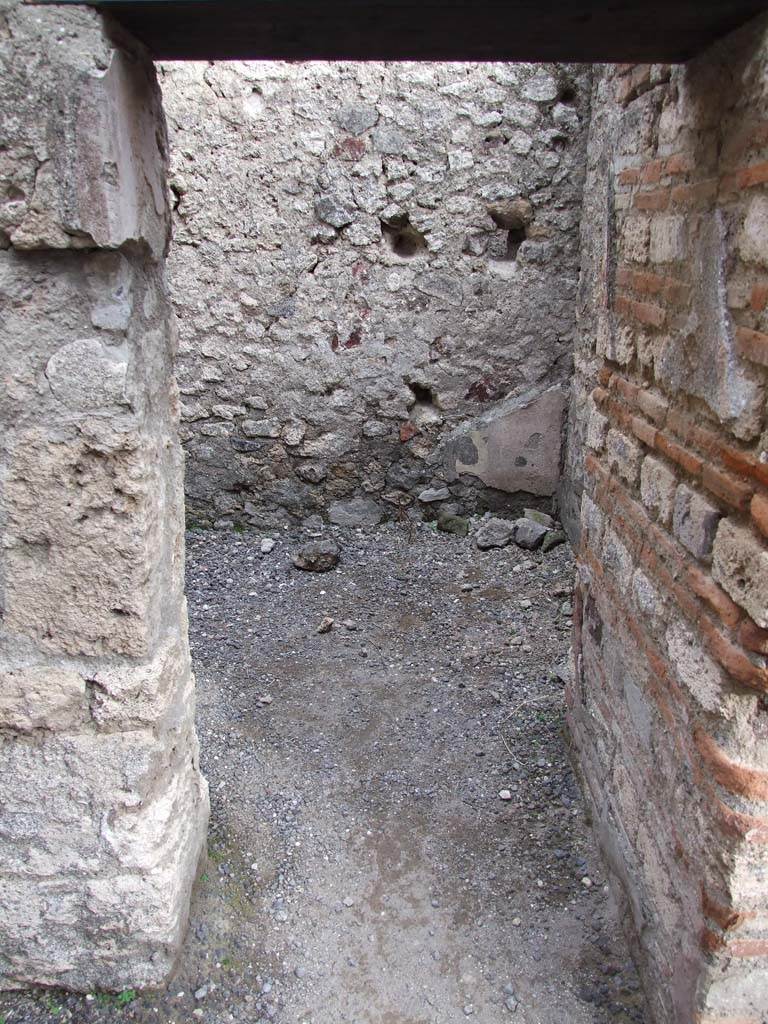 VI.8.9 Pompeii. December 2007. Small rear room on east side of rear room.