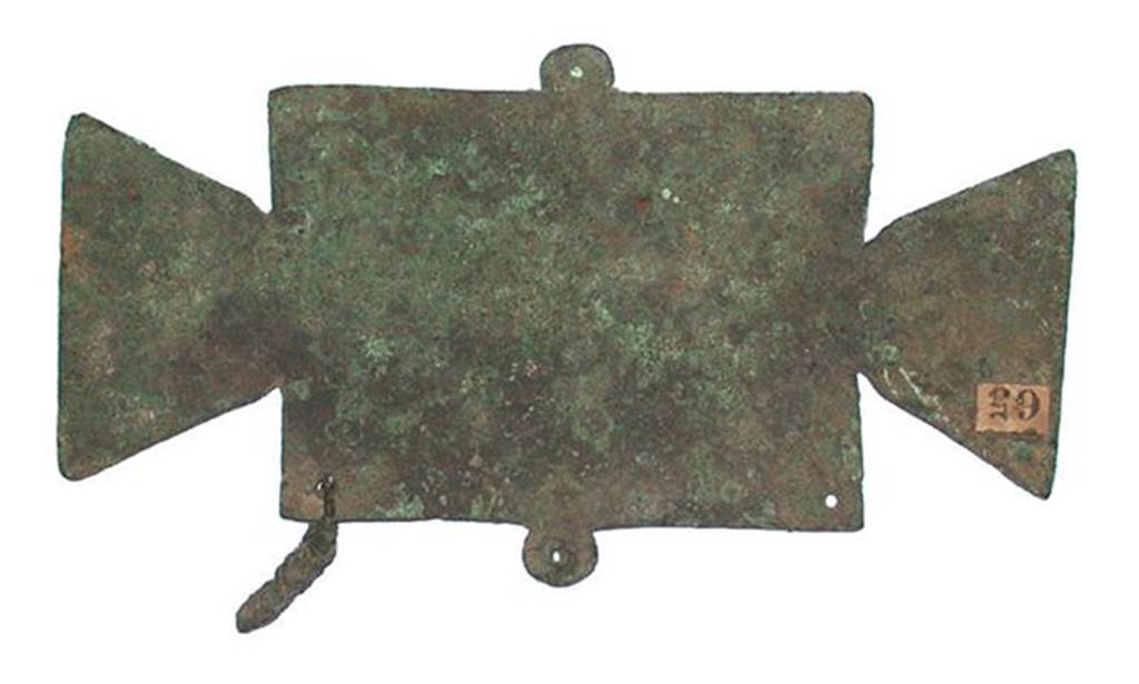 VI.9.1 Pompeii. Bronze label with handles. Height 0.07m Length 0.175m. 
OA 2797 Enseigne, muse Cond, photo RMN  R.G. Ojeda
