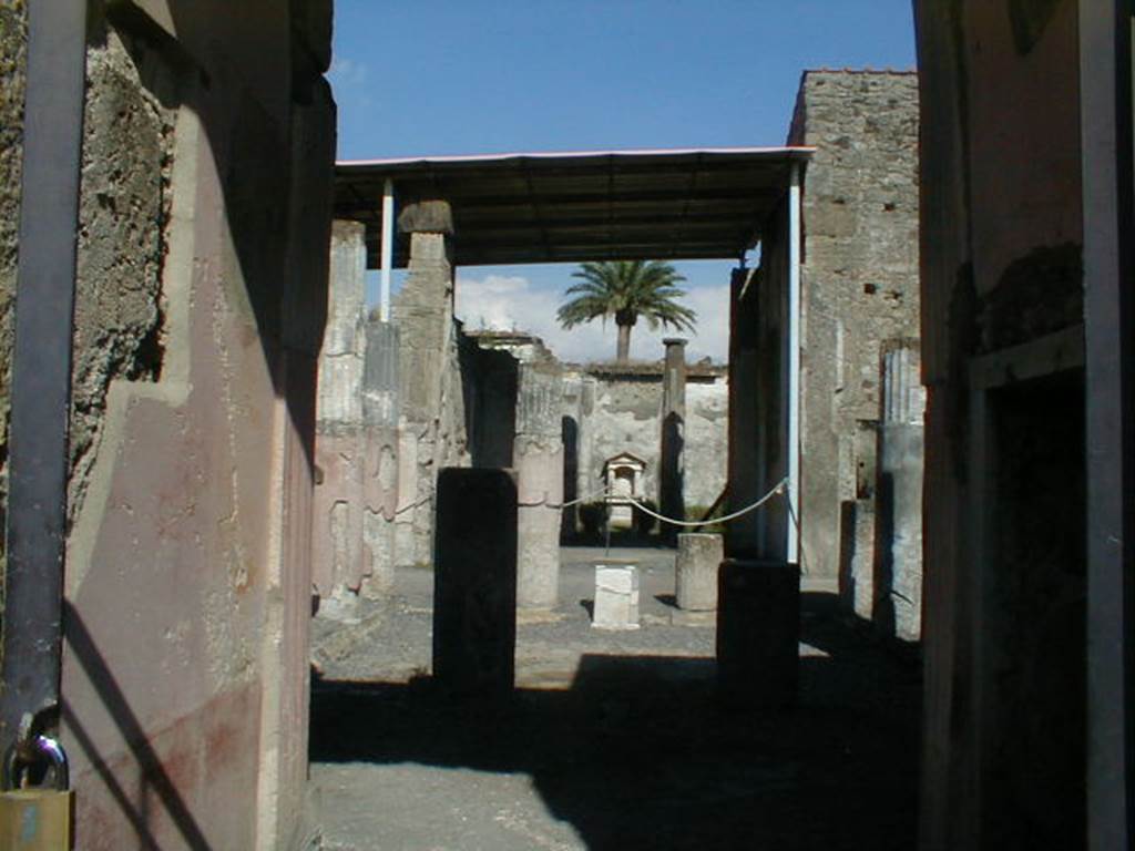 VI.9.6 Pompeii. September 2004.  Looking east across atrium to garden.
