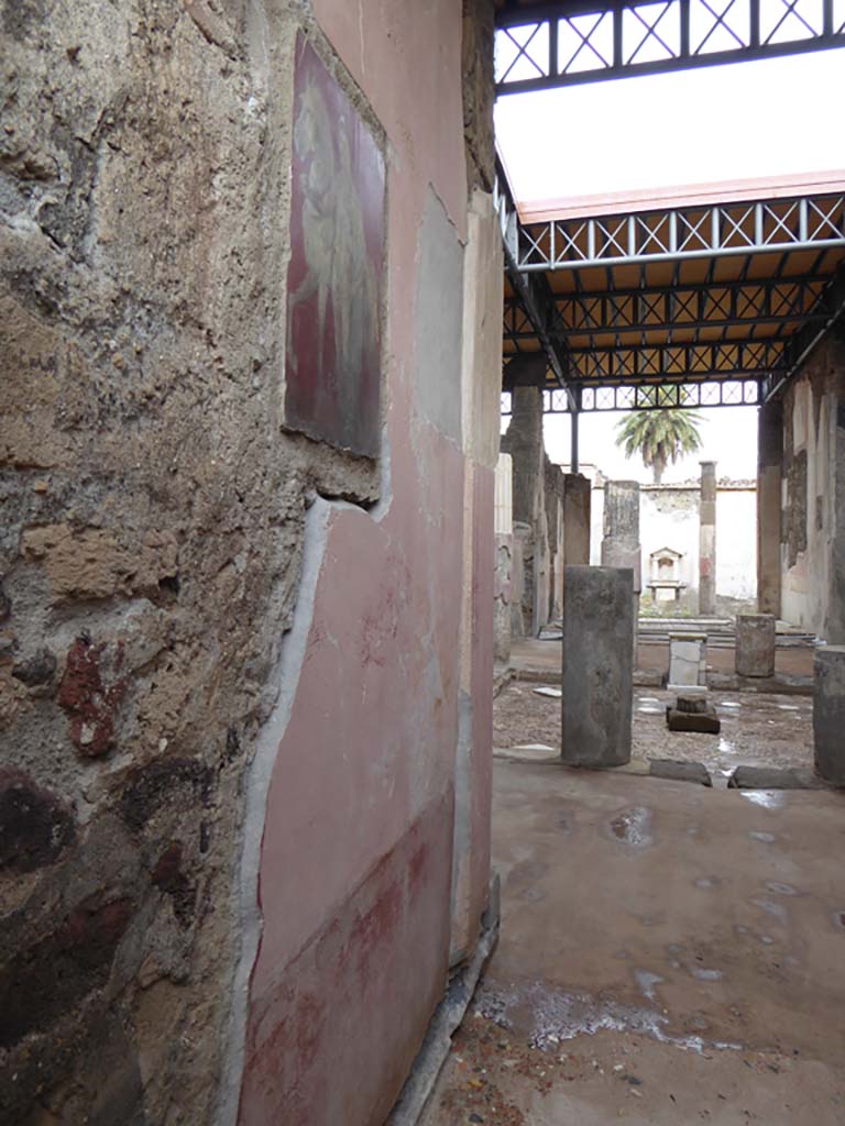 VI.9.6/7 Pompeii. September 2017. 
Looking towards north wall of entrance corridor/fauces leading into atrium.
Foto Annette Haug, ERC Grant 681269 DÉCOR.
