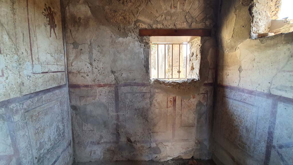 VI.10.1 Pompeii. July 2021. East wall of rear room.
Foto Annette Haug, ERC Grant 681269 DCOR.

