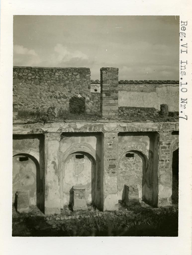 VI.10.7 Pompeii. Pre-1937-39. Room 15, looking towards east side. 
Photo courtesy of American Academy in Rome, Photographic Archive. Warsher collection no. 1729
