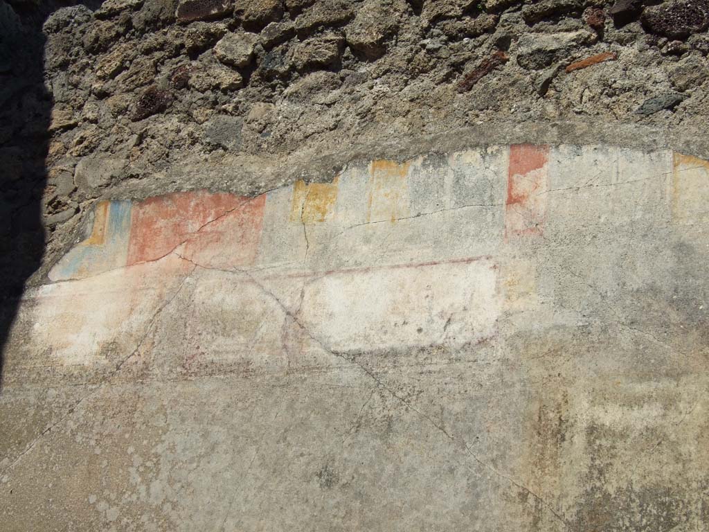 VI.14.20 Pompeii. March 2009. Room 10, upper north wall of triclinium.