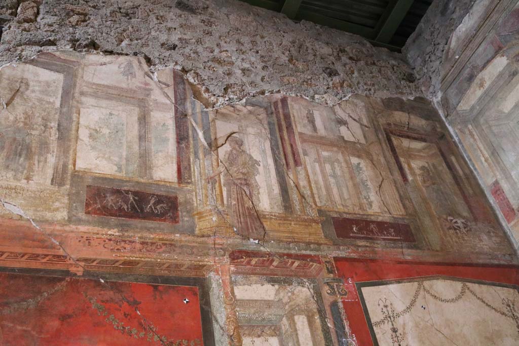 VI.15.1 Pompeii. December 2018. Upper north wall and north-east corner of exedra. Photo courtesy of Aude Durand.