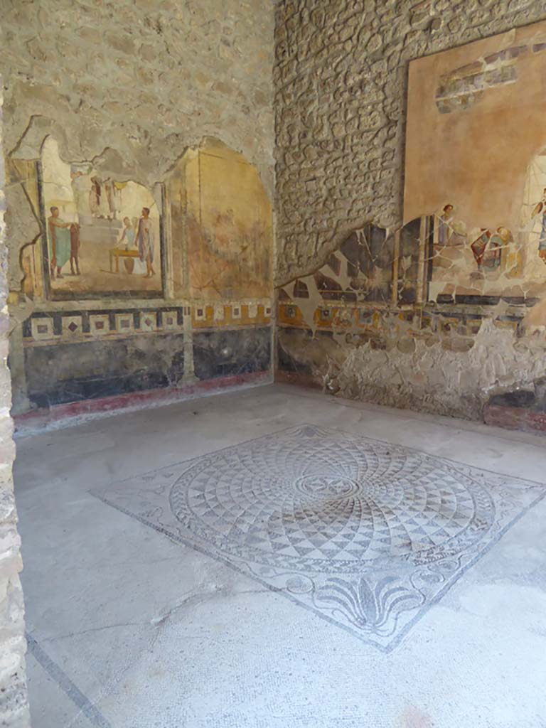 VI.16.7 Pompeii. September 2015. 
Room G, looking south-east across flooring from side doorway in atrium B.
Foto Annette Haug, ERC Grant 681269 DÉCOR.



