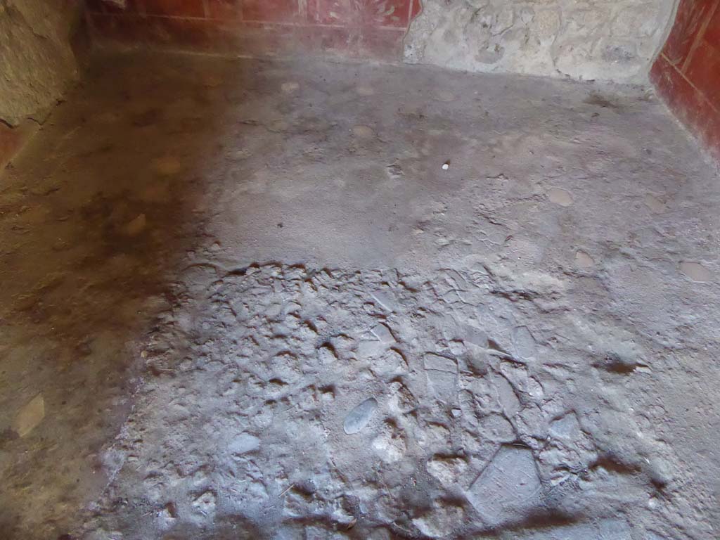 VI.16.7 Pompeii. September 2015. Room N, looking south across flooring from doorway.
Foto Annette Haug, ERC Grant 681269 DCOR.
