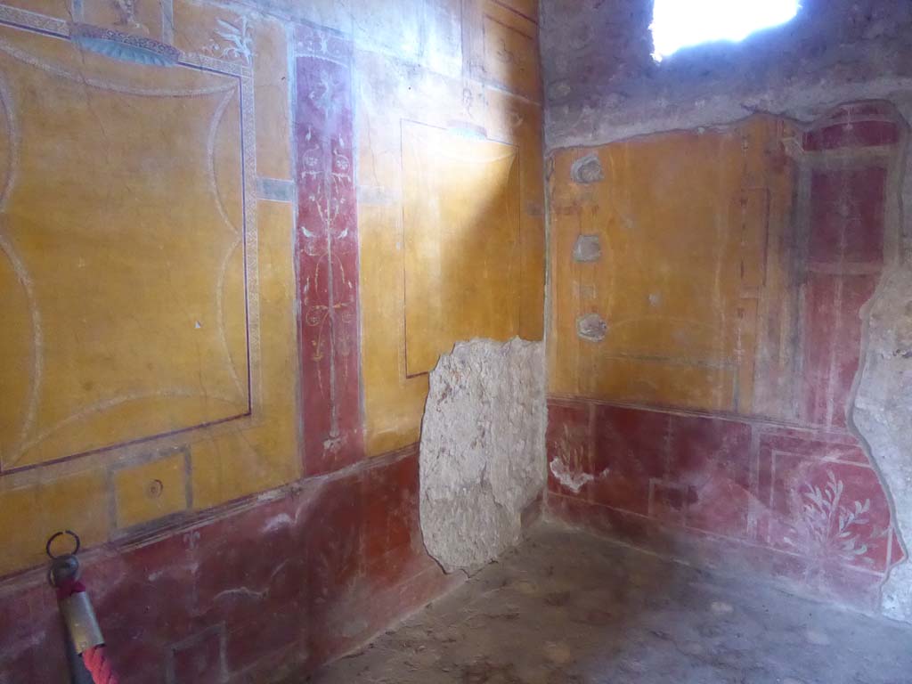 VI.16.7 Pompeii. September 2015. Room N, looking towards south-east corner.
Foto Annette Haug, ERC Grant 681269 DCOR.

