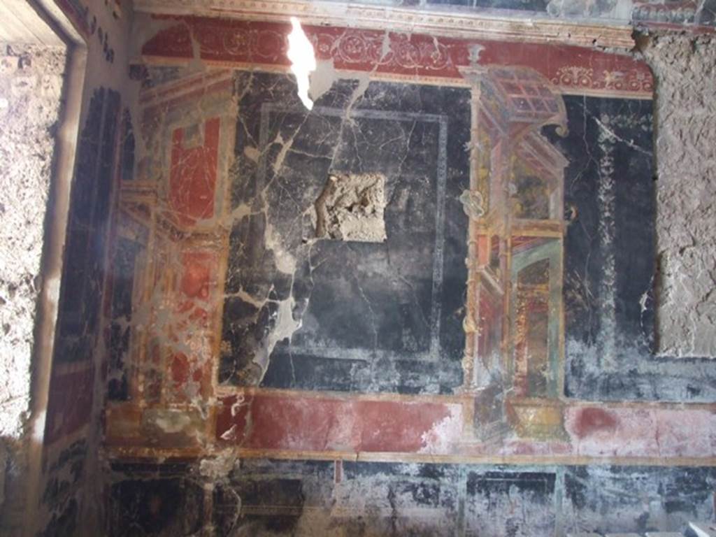 VI.17.42 Pompeii. December 2007. Triclinium 20 overlooking garden. West end of north wall.
Architectural painting.

