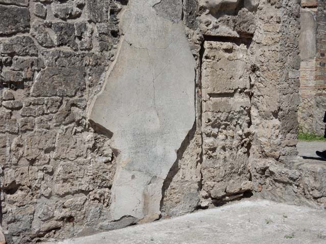 VII.7.2 Pompeii, May 2018. East wall of tablinum “k”. Photo courtesy of Buzz Ferebee.