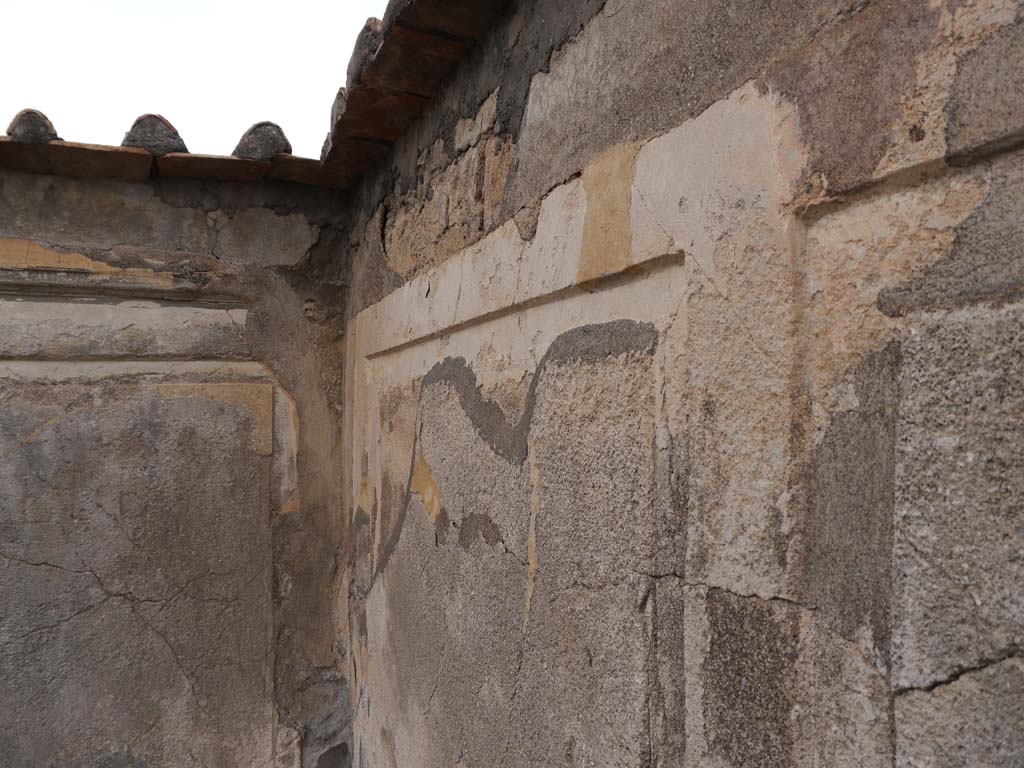 VII.7.32, Pompeii. September 2018. Looking north to altar in cella.
Foto Anne Kleineberg, ERC Grant 681269 DÉCOR.

