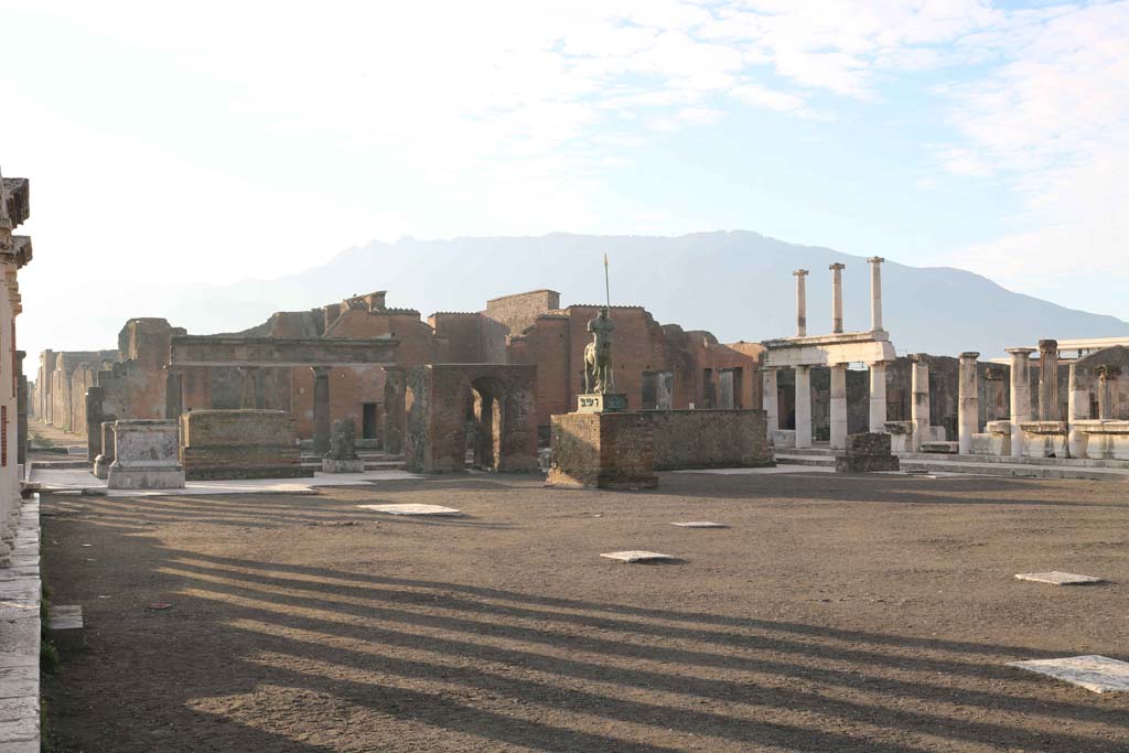 VII.8.00 Pompeii Forum, December 2018. 
Looking towards south side, from east side, near portico of Eumachia’s Buildings. Photo courtesy of Aude Durand.

