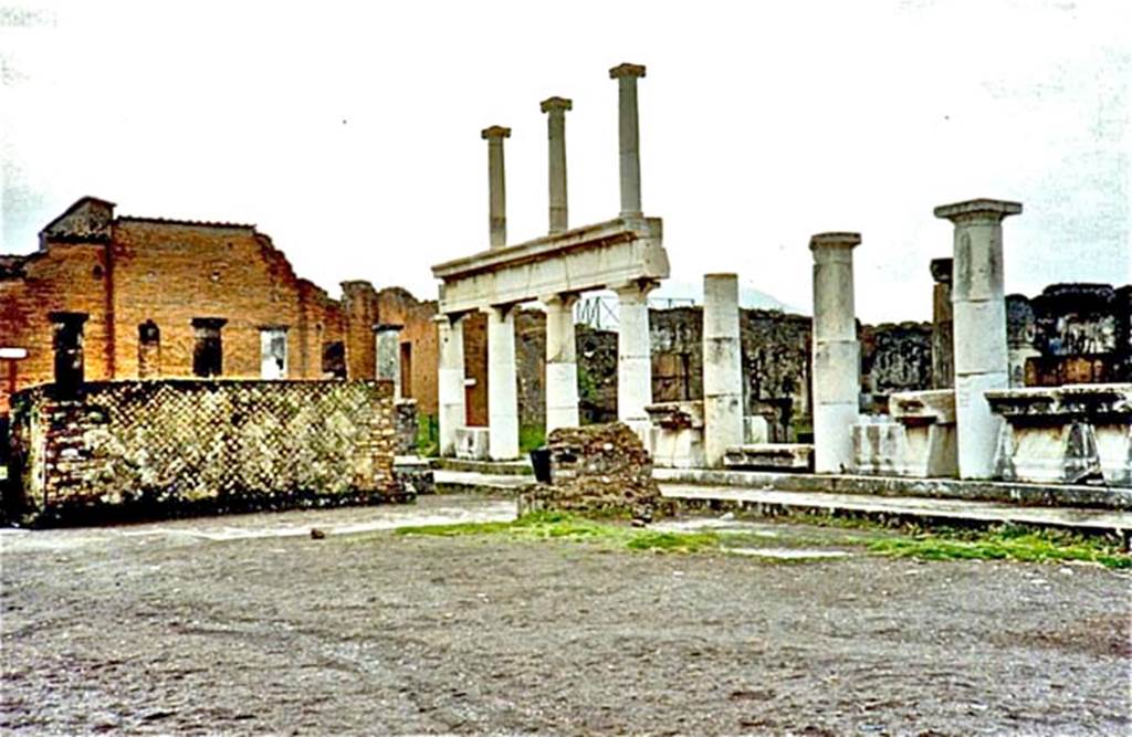 VII.8 Pompeii Forum. 1989. Looking towards the south-west corner of the Forum. Photo courtesy of Anne Fettis. 

