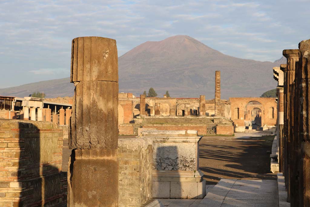 VII.8.00 Pompeii Forum. December 2018. Looking north across forum from south-east corner. Photo courtesy of Aude Durand.