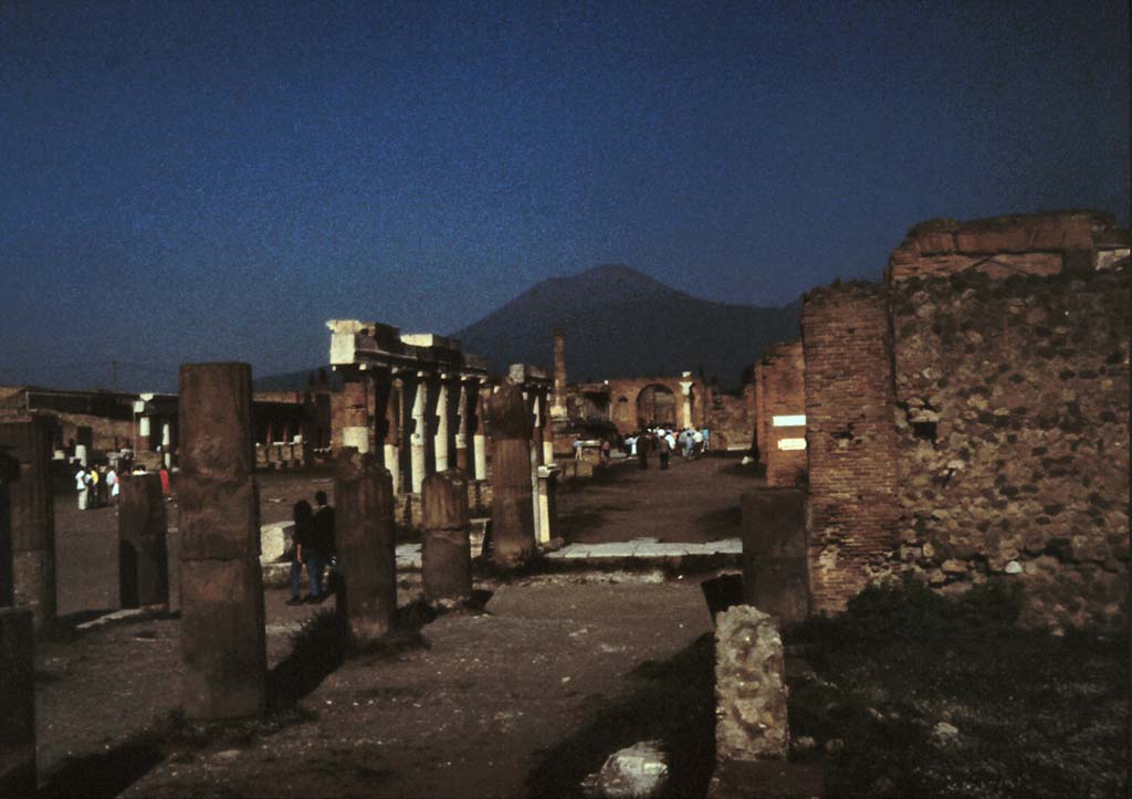 VII.8 Pompeii Forum. February 1988. Looking north from south-east corner.
Photo by Joachime Méric courtesy of Jean-Jacques Méric.
