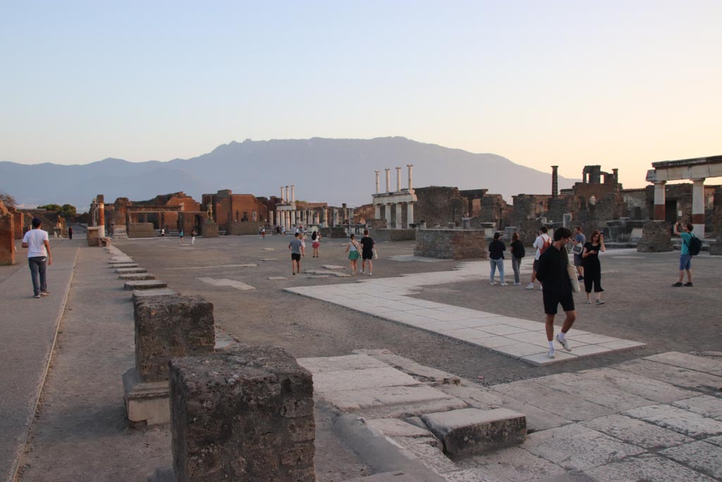 VII.8 Pompeii. October 2023. Looking south-west across Forum. Photo courtesy of Klaus Heese.