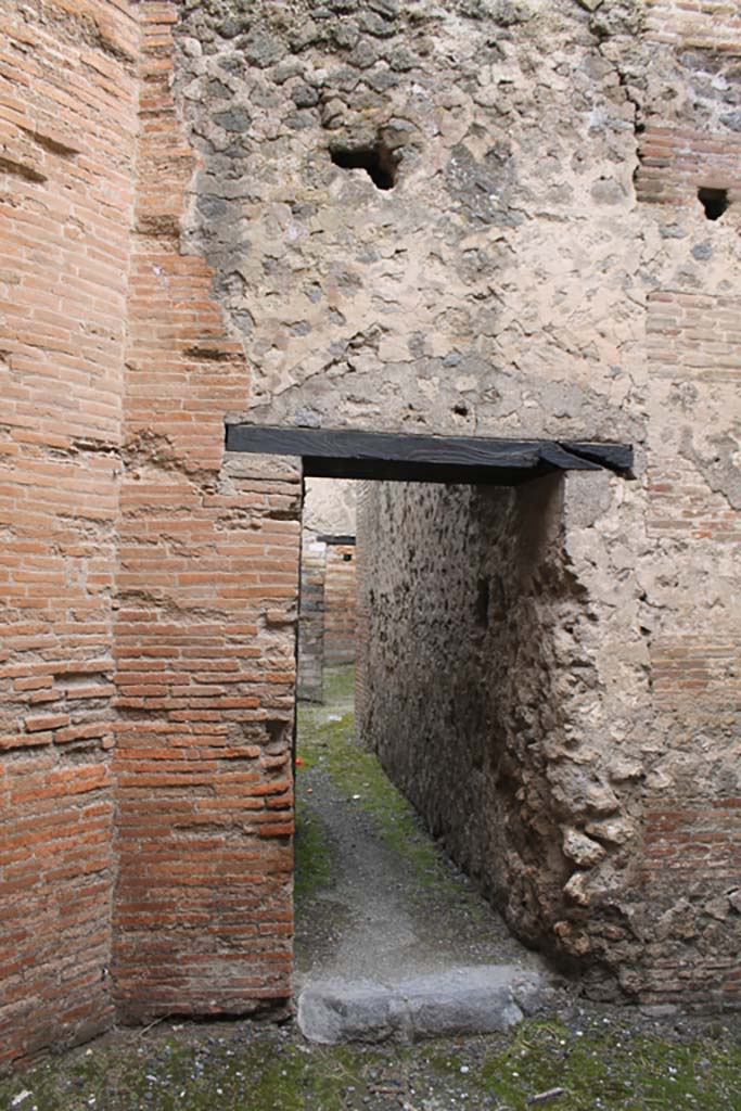 VII.9.1 Pompeii. March 2014. Doorway to stairway.
Foto Annette Haug, ERC Grant 681269 DÉCOR.
