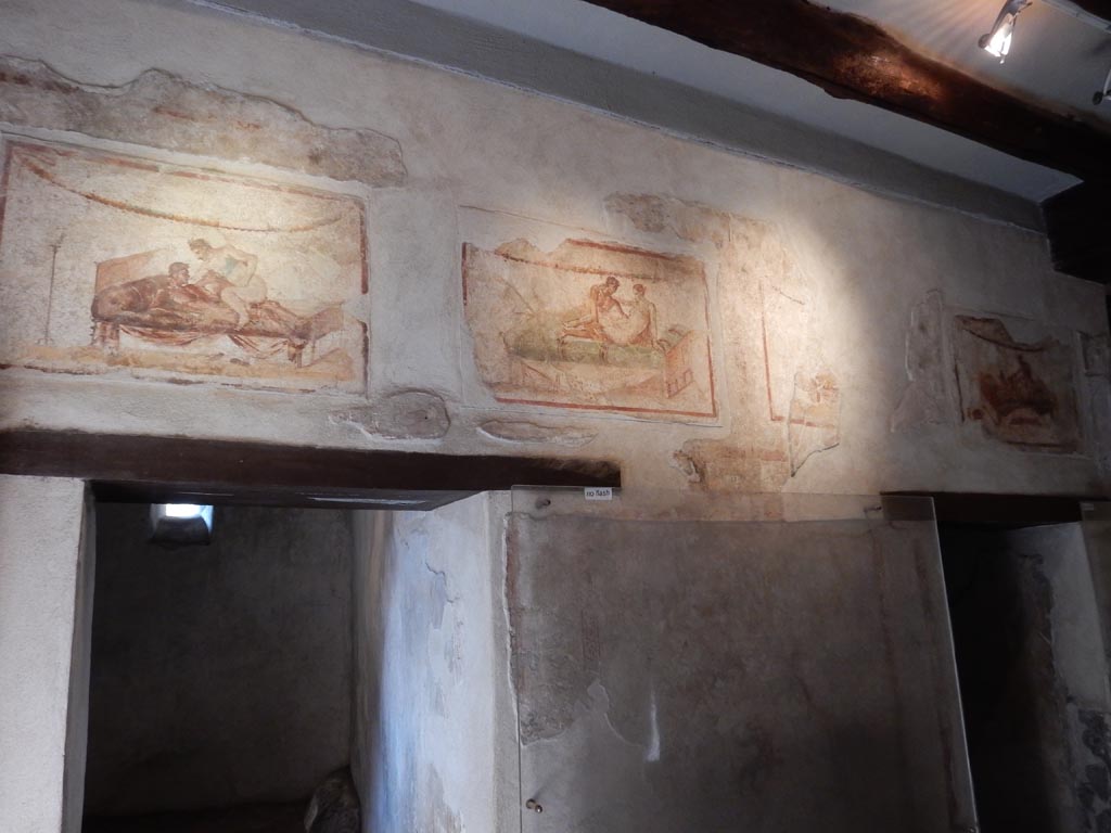 VII.12.18 Pompeii. May 2015. Looking towards the frieze on the upper wall, south side. Photo courtesy of Buzz Ferebee.