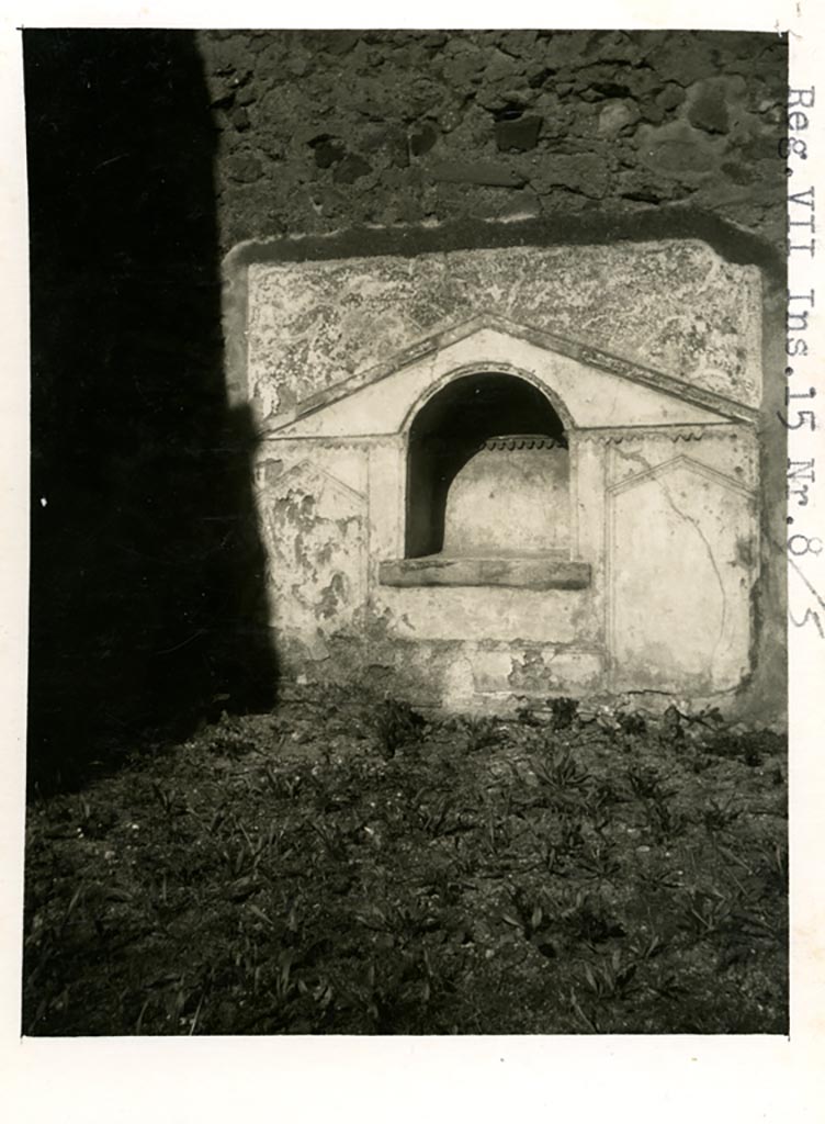 VII.15.8 Pompeii. Pre-1937-39. Looking towards niche in north wall of garden area. 
Photo courtesy of American Academy in Rome, Photographic Archive. Warsher collection no. 956.
