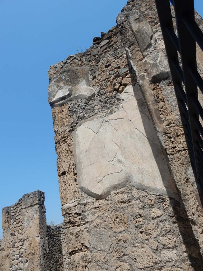 VII.16.13 Pompeii. June 2019. North side of entrance vestibule. Photo courtesy of Buzz Ferebee.