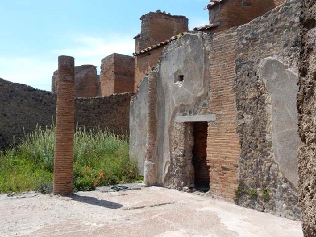 VIII.2.13 Pompeii. May 2018. Looking north-west towards peristyle garden, and doorway to VIII.2.12, from triclinium. Photo courtesy of Buzz Ferebee.
