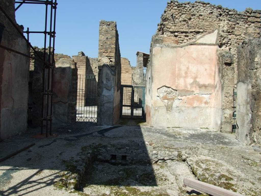 VIII.4.4 Pompeii. March 2009. Room 1, looking north across atrium to front entrance.