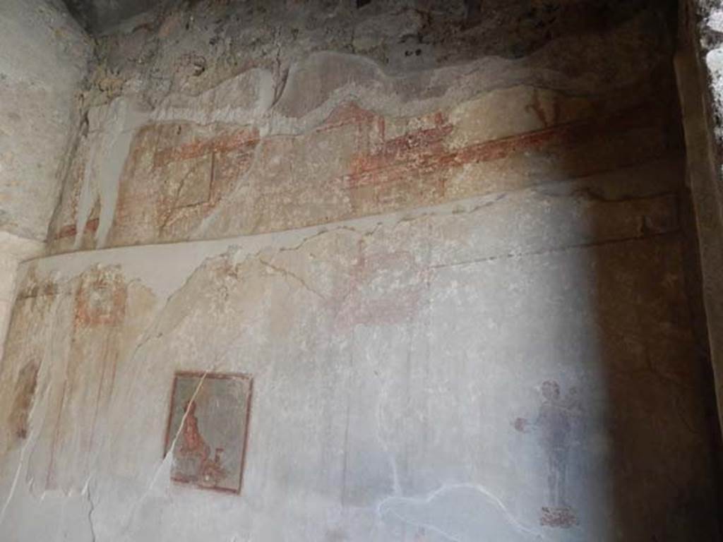 IX.3.5 Pompeii. May 2015. Room 16, upper west wall. Photo courtesy of Buzz Ferebee.